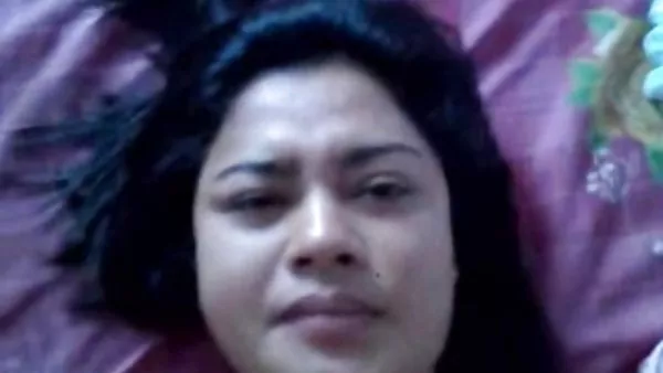裸体的家庭主妇色情印度尼西亚-阴蒂